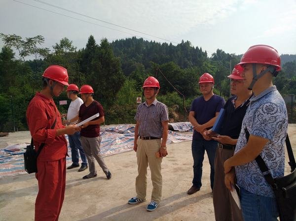 王裕明率局環境監察及安全生產第二檢查組對相關單位開展檢查工作