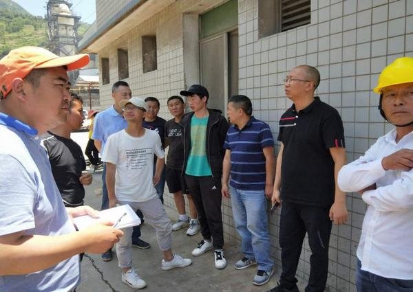 公司脫貧攻堅施工指導組赴越西縣指導技術工作