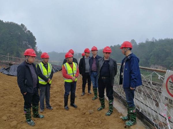 代勇一行深入土地灘水庫工程施工現場檢查指導工作