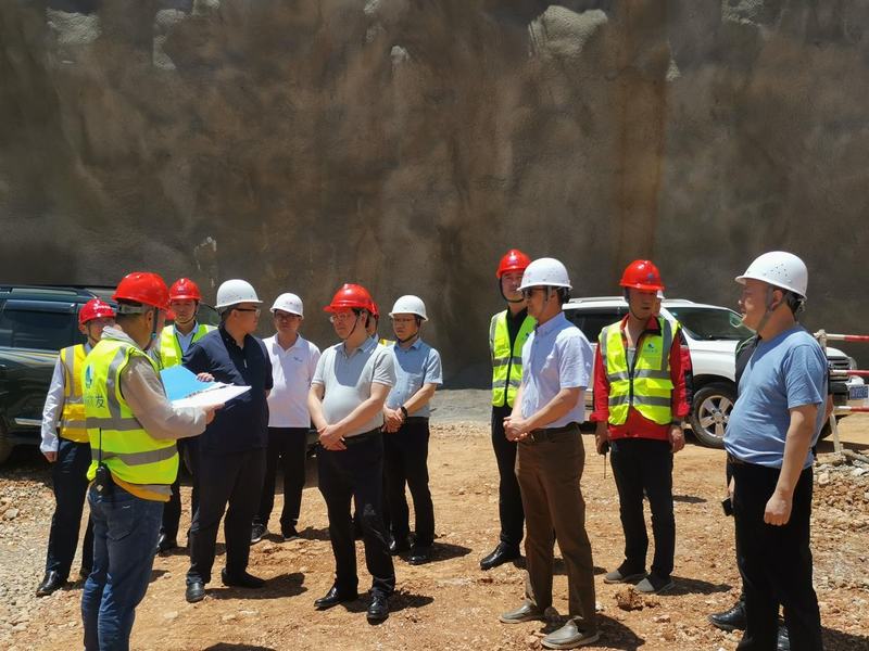 集團黨委書記、董事長鐘杰一行到龍?zhí)了畮旒肮鄥^(qū)工程調(diào)研指導工作