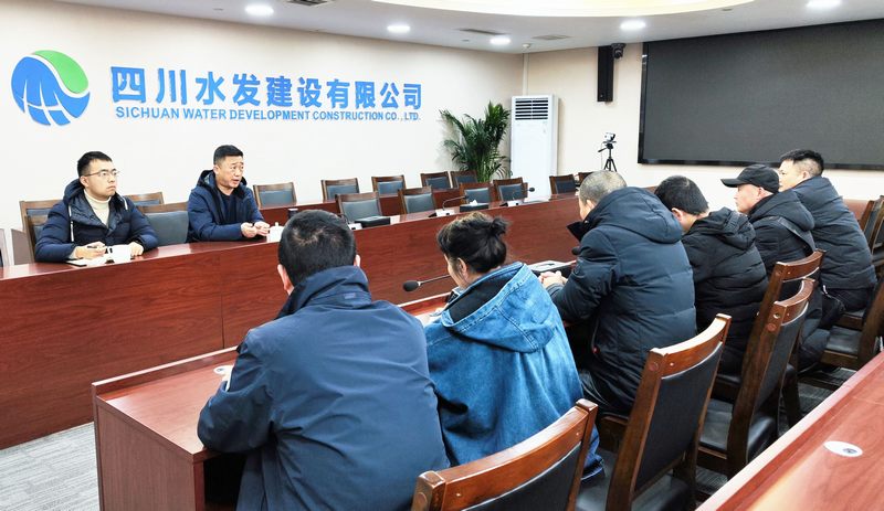 集團(tuán)相關(guān)部門到公司總部開展春節(jié)前車輛安全檢查