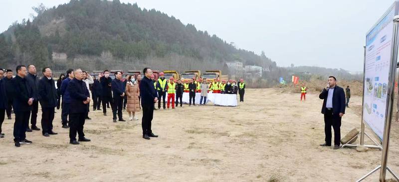 蒼溪縣政府一行赴嘉陵江干流蒼溪縣城區張家壩段堤防工程開展重點項目現場推進
